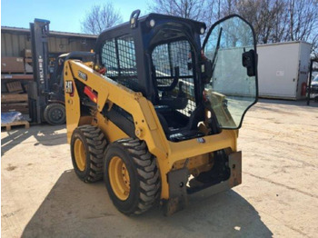 Kompaktlaadur CATERPILLAR 226D