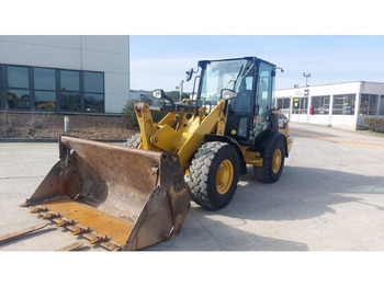 Rataslaadur CATERPILLAR 906M