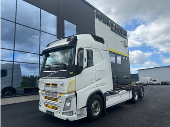 Kabiinišassiiga veoauto VOLVO FH13 540