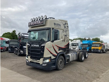 Kabiinišassiiga veoauto SCANIA R 650
