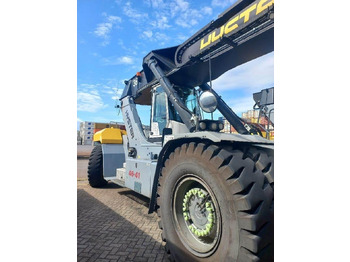 Lükandvirnastaja HYSTER