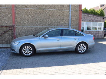 Sedaan AUDI