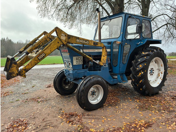 Traktor FORD