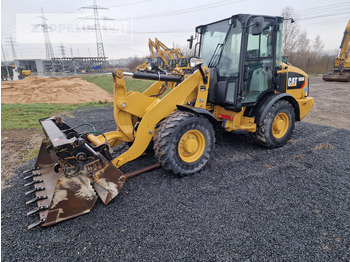 Rataslaadur CATERPILLAR 906M