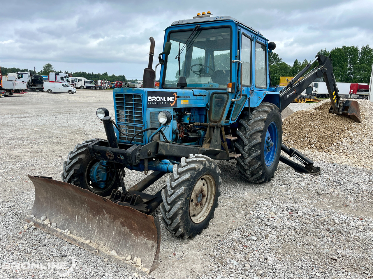 Ekskavaator-laadur 1992 MTZ 82 Traktor-ekskavaator: pilt 1