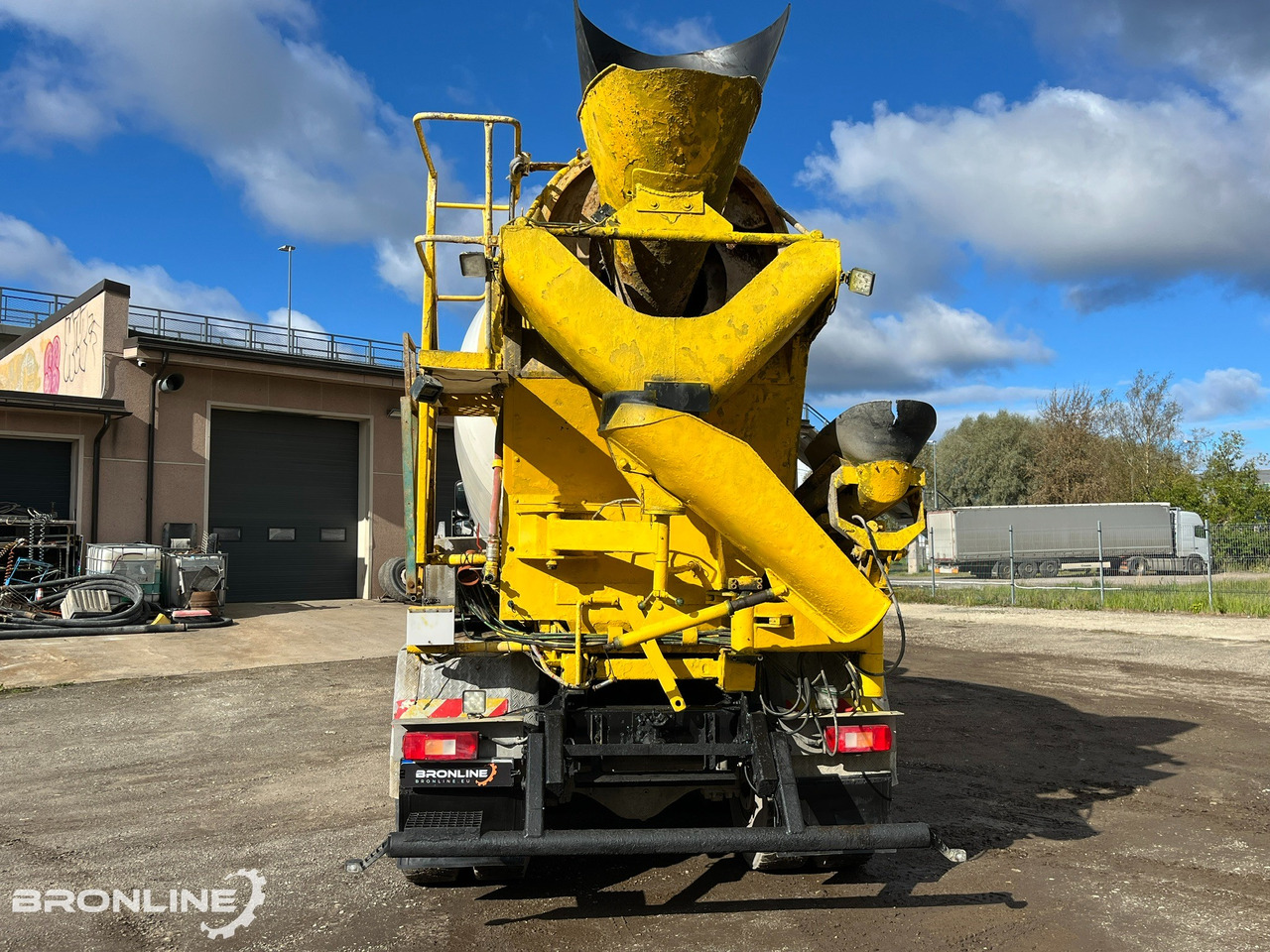 2004 Volvo FM12 420 8x4 Intermix 10m³ - Autobetoonisegisti: pilt 5 2004 Volvo FM12 420 8x4 Intermix 10m³ - Autobetoonisegisti: pilt 5