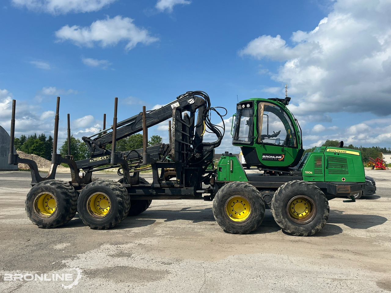 2010 John Deere 1110E Forwarder 8x8 - Forwarder: pilt 2 2010 John Deere 1110E Forwarder 8x8 - Forwarder: pilt 2