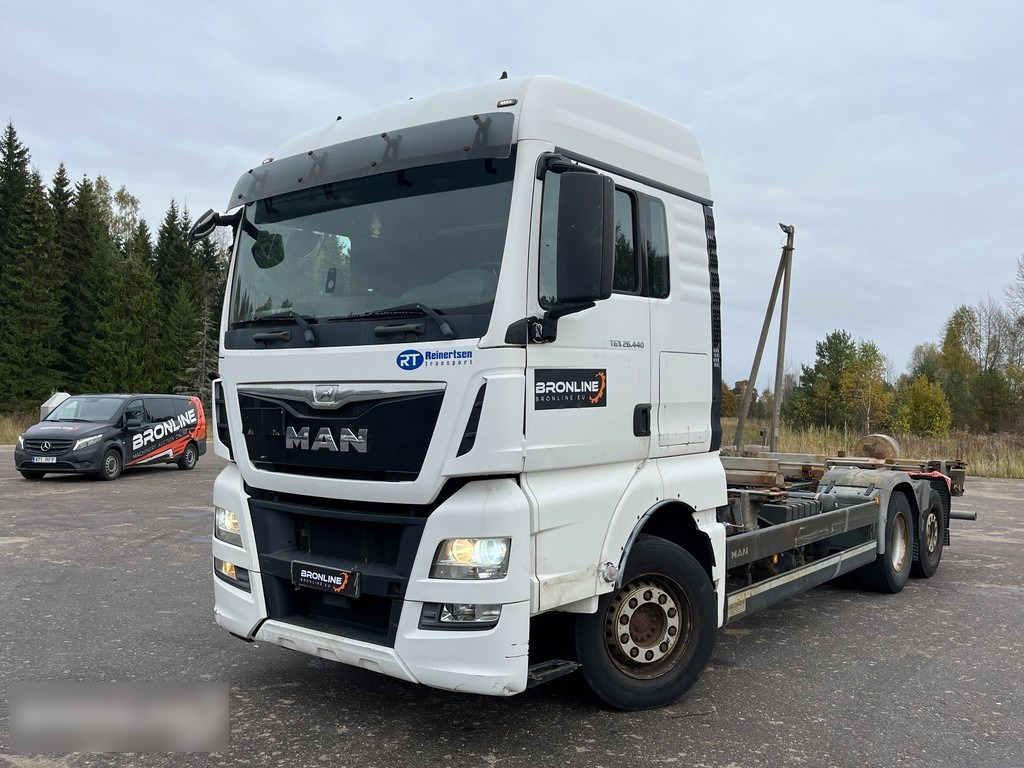 2016 MAN TGX 26.440 6x2 BDF - Konteinerveduk/ Tõstukiga veoauto: pilt 1 2016 MAN TGX 26.440 6x2 BDF - Konteinerveduk/ Tõstukiga veoauto: pilt 1