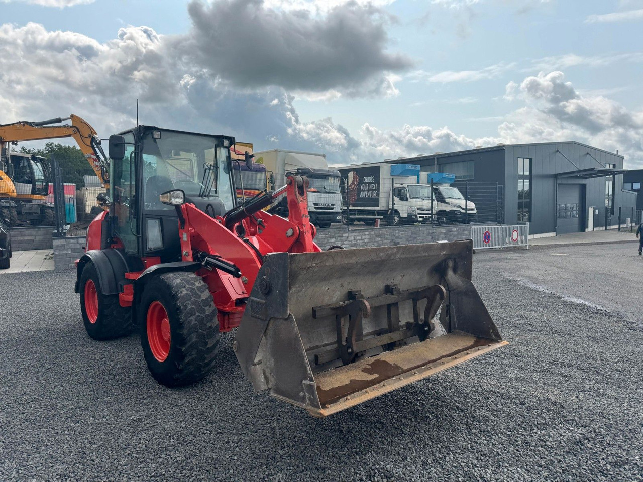 CAT 908M Radlader 6460 Kg Schaufel Gabel - Rataslaadur: pilt 3 CAT 908M Radlader 6460 Kg Schaufel Gabel - Rataslaadur: pilt 3
