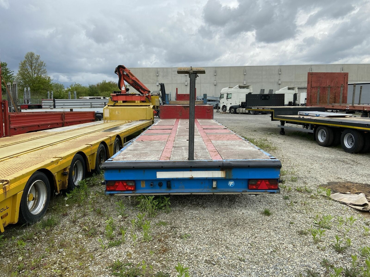 3 Achs Satteltieflader Platofür Fertigteile ode - Madal platvormpoolhaagis: pilt 3 3 Achs Satteltieflader Platofür Fertigteile ode - Madal platvormpoolhaagis: pilt 3