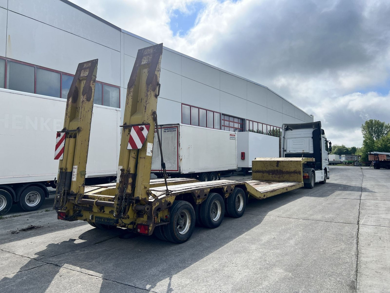 Langendorf 3 Achs Tiefbett- Satteltieflader - Madal platvormpoolhaagis: pilt 4 Langendorf 3 Achs Tiefbett- Satteltieflader - Madal platvormpoolhaagis: pilt 4