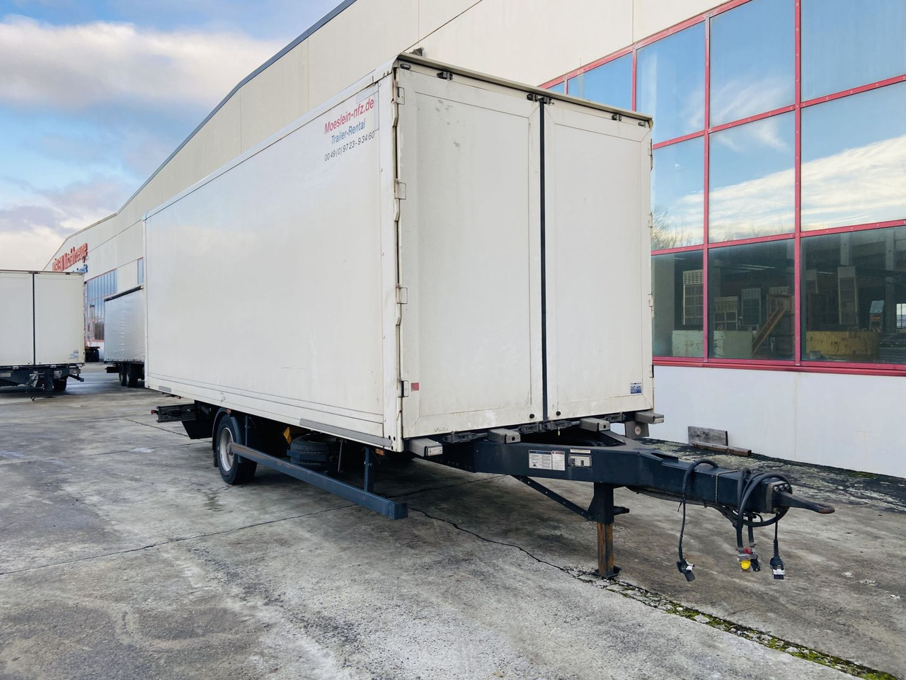 Möslein 1 Achs Kofferanhänger - Furgoonjärelhaagis: pilt 2 Möslein 1 Achs Kofferanhänger - Furgoonjärelhaagis: pilt 2