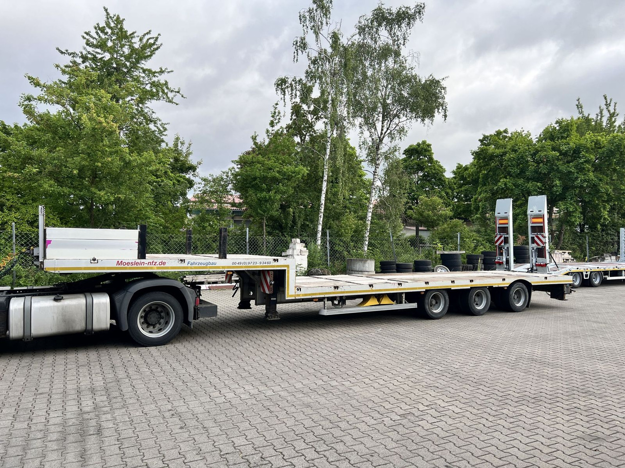 Möslein 3 Achs Satteltieflader - Madal platvormpoolhaagis: pilt 1 Möslein 3 Achs Satteltieflader - Madal platvormpoolhaagis: pilt 1