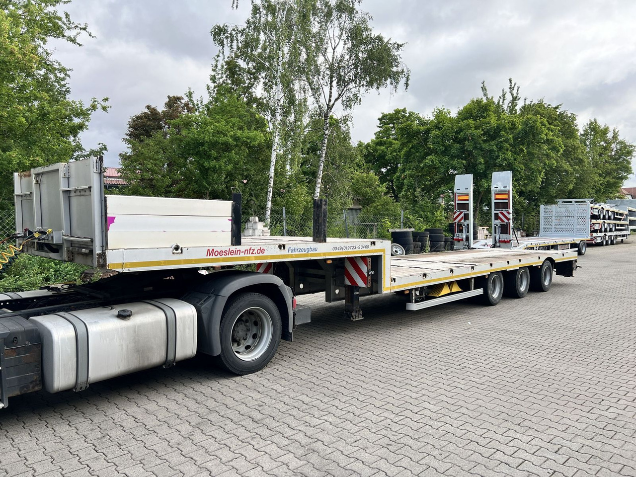 Möslein 3 Achs Satteltieflader - Madal platvormpoolhaagis: pilt 2 Möslein 3 Achs Satteltieflader - Madal platvormpoolhaagis: pilt 2