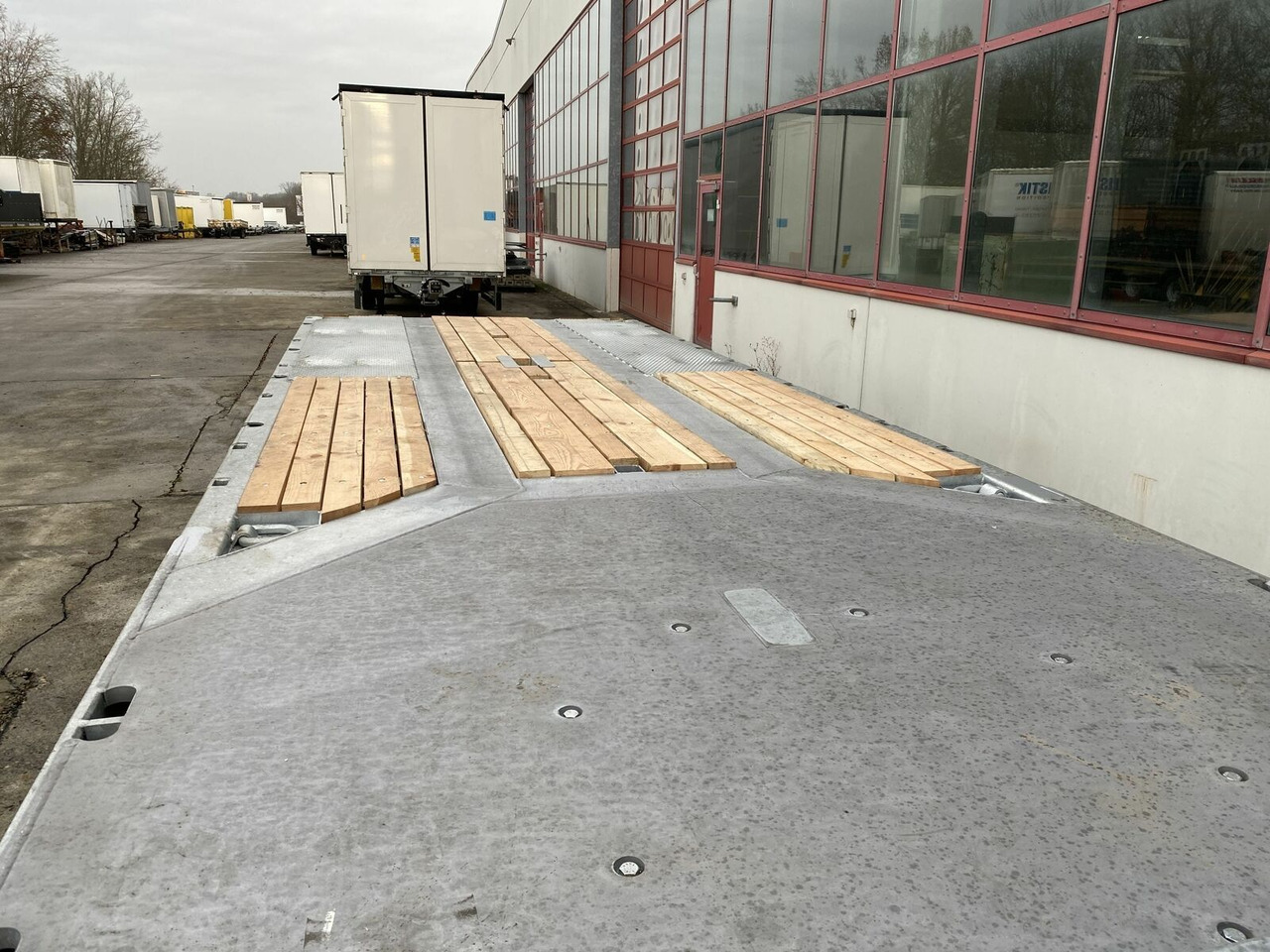 Madal platvorm järelhaagis Möslein  3 Achs Tieflader gerader Ladefläche 8,10 m,Neuf: pilt 6
