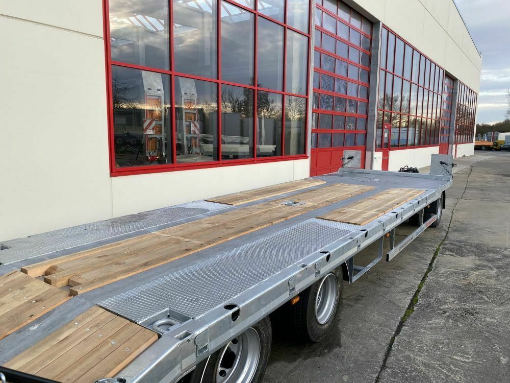 Möslein 3 Achs Tieflader mit gerader Ladefläche 8,10 m, - Madal platvorm järelhaagis: pilt 4 Möslein 3 Achs Tieflader mit gerader Ladefläche 8,10 m, - Madal platvorm järelhaagis: pilt 4
