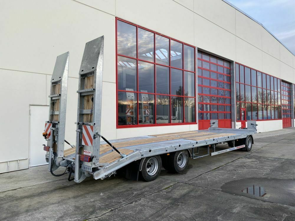 Möslein 3 Achs Tieflader mit gerader Ladefläche 8,10 m, - Madal platvorm järelhaagis: pilt 3 Möslein 3 Achs Tieflader mit gerader Ladefläche 8,10 m, - Madal platvorm järelhaagis: pilt 3