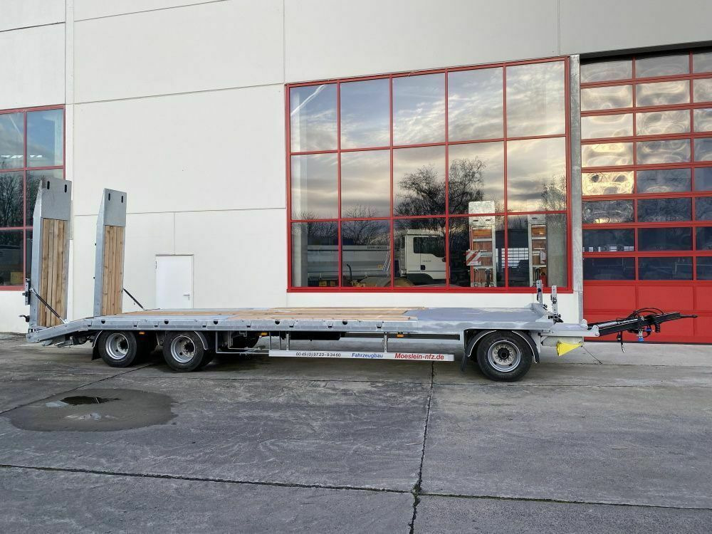 Möslein 3 Achs Tieflader mit gerader Ladefläche 8,10 m, - Madal platvorm järelhaagis: pilt 1 Möslein 3 Achs Tieflader mit gerader Ladefläche 8,10 m, - Madal platvorm järelhaagis: pilt 1