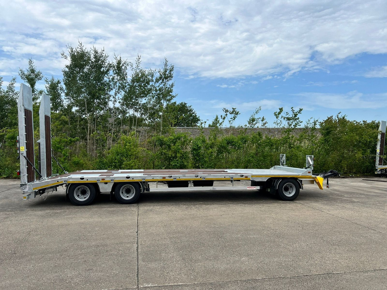Möslein 3 Achs Tieflader mit gerader Ladefläche 8,10 m, - Madal platvorm järelhaagis: pilt 1 Möslein 3 Achs Tieflader mit gerader Ladefläche 8,10 m, - Madal platvorm järelhaagis: pilt 1