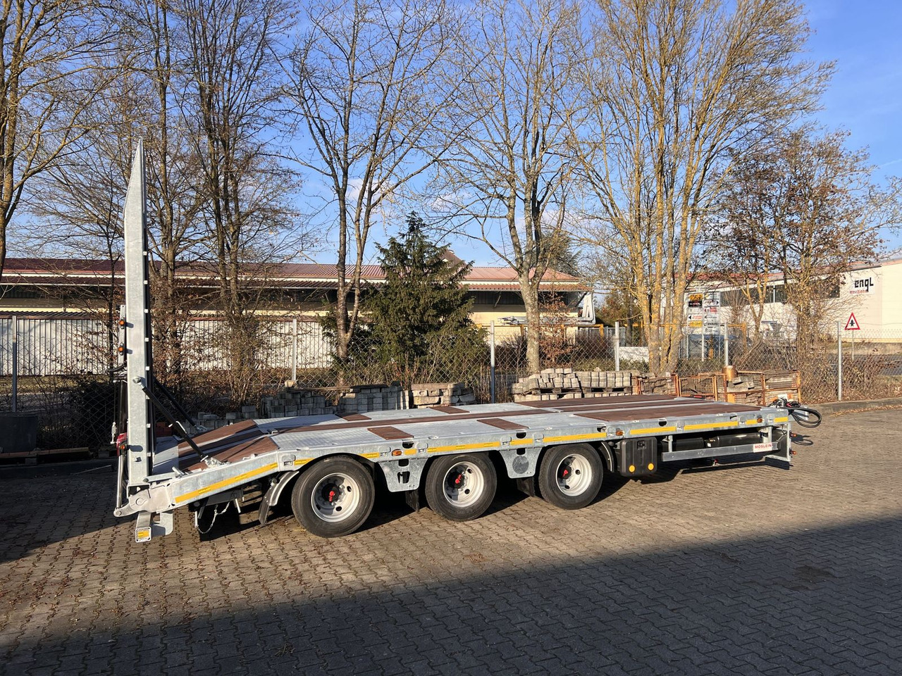 Möslein 34 t GG Tridem- Tieflader 3 Achs, gelenktNeufah - Madal platvorm järelhaagis: pilt 3 Möslein 34 t GG Tridem- Tieflader 3 Achs, gelenktNeufah - Madal platvorm järelhaagis: pilt 3
