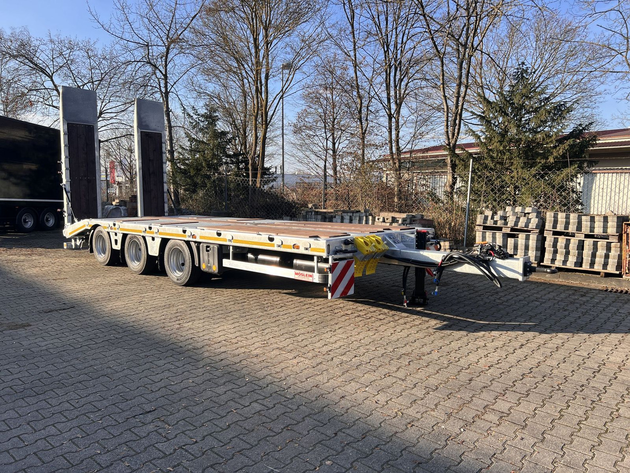 Möslein 34 t GG Tridem- Tieflader 3 Achs, gelenktNeufah - Madal platvorm järelhaagis: pilt 4 Möslein 34 t GG Tridem- Tieflader 3 Achs, gelenktNeufah - Madal platvorm järelhaagis: pilt 4
