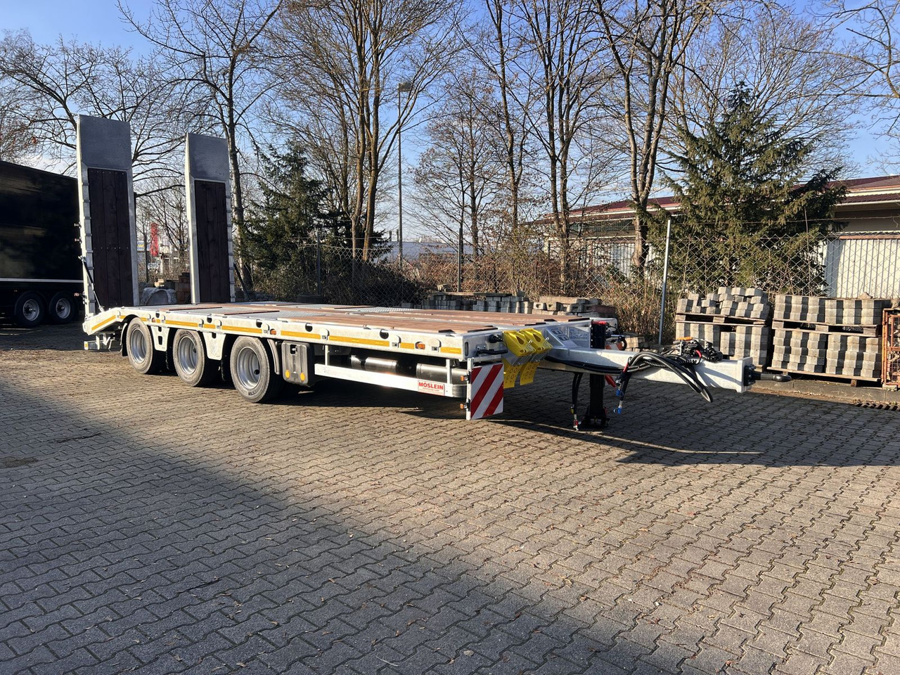 Möslein 34 t GG Tridem- Tieflader 3 Achs, gelenktNeufah - Madal platvorm järelhaagis: pilt 2 Möslein 34 t GG Tridem- Tieflader 3 Achs, gelenktNeufah - Madal platvorm järelhaagis: pilt 2