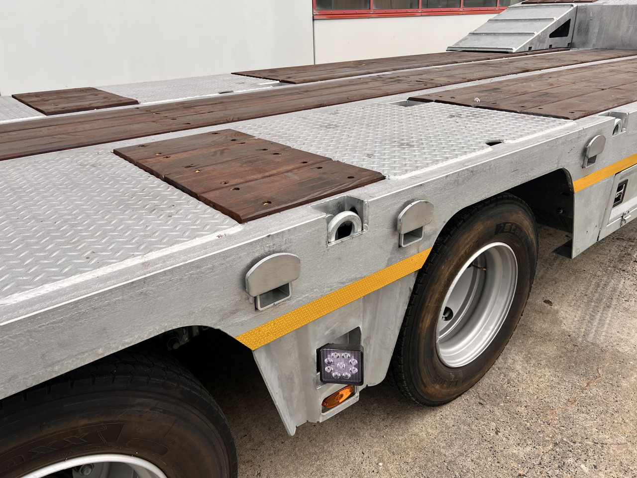 Möslein ST 3 3 Achs Satteltieflader neu - Madal platvormpoolhaagis: pilt 2 Möslein ST 3 3 Achs Satteltieflader neu - Madal platvormpoolhaagis: pilt 2