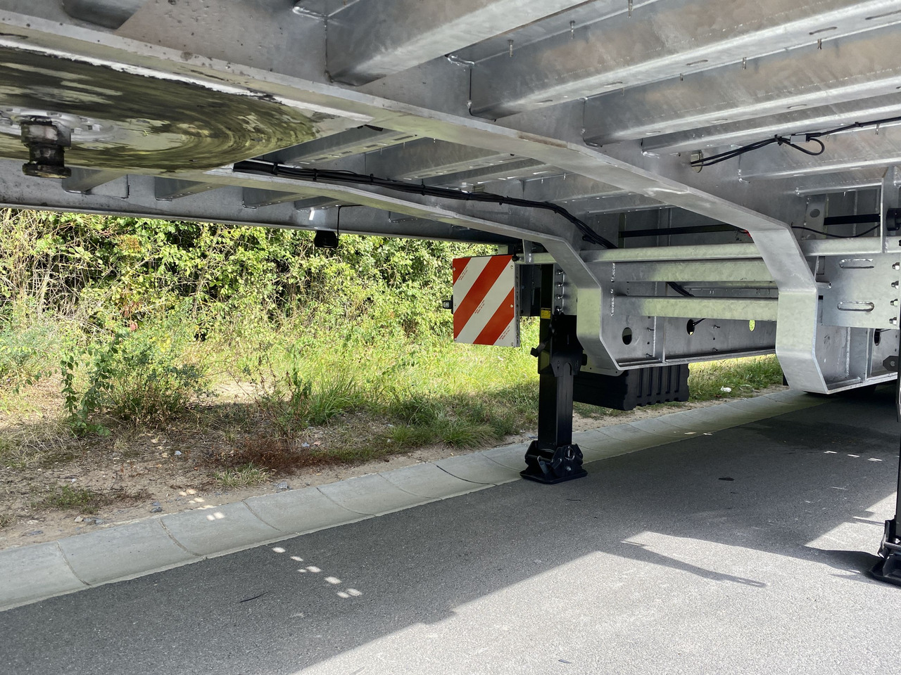 Möslein ST 3-Plato 9,4 3 Achs Satteltieflader Plato 45 t GGfür Fertigteile, Baumaschinen oder Container - Madal platvormpoolhaagis: pilt 5 Möslein ST 3-Plato 9,4 3 Achs Satteltieflader Plato 45 t GGfür Fertigteile, Baumaschinen oder Container - Madal platvormpoolhaagis: pilt 5