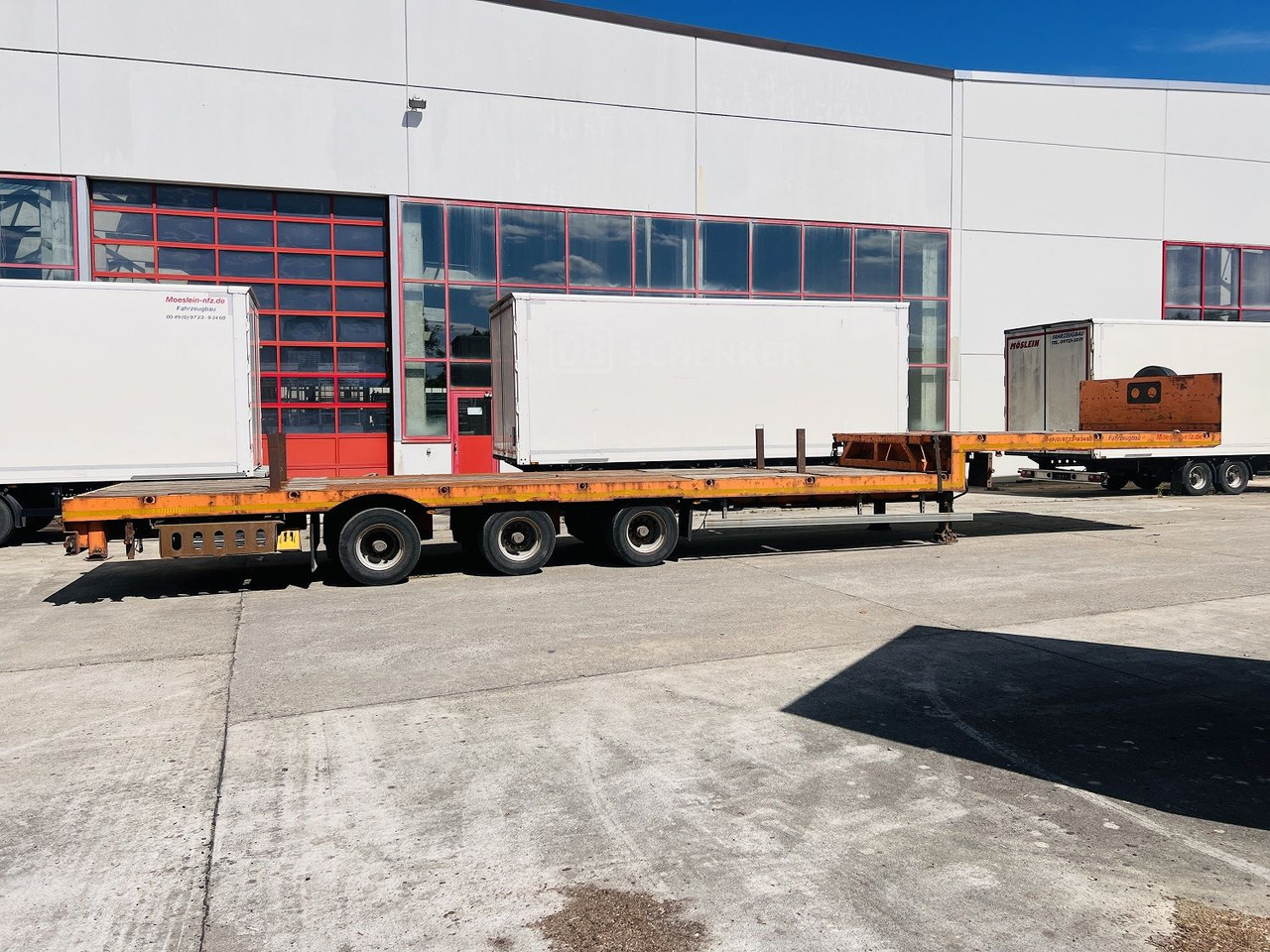 Möslein STO 3 Schwebheim 3 Achs Satteltieflader Plato 45 t GGfür Fertigteile, Baumaschinen oder Container - Madal platvormpoolhaagis: pilt 1 Möslein STO 3 Schwebheim 3 Achs Satteltieflader Plato 45 t GGfür Fertigteile, Baumaschinen oder Container - Madal platvormpoolhaagis: pilt 1