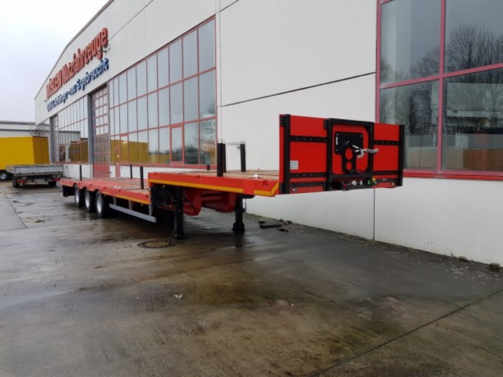 Möslein STO 3 Schwebheim 3 Achs Satteltieflader Plato - Madal platvormpoolhaagis: pilt 3 Möslein STO 3 Schwebheim 3 Achs Satteltieflader Plato - Madal platvormpoolhaagis: pilt 3