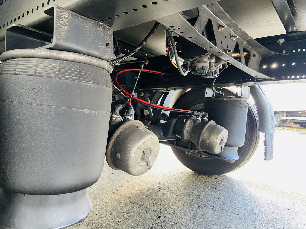 Möslein TKO 105 D 7m weiß Tandem- Koffer, Durchladbar, Neuwertig - Furgoonjärelhaagis: pilt 3 Möslein TKO 105 D 7m weiß Tandem- Koffer, Durchladbar, Neuwertig - Furgoonjärelhaagis: pilt 3