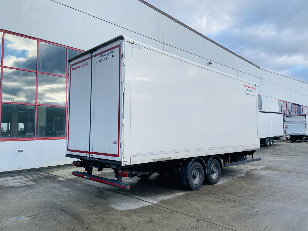 Möslein TKO 105 D 7m weiß Tandem- Koffer, Durchladbar, Neuwertig - Furgoonjärelhaagis: pilt 4 Möslein TKO 105 D 7m weiß Tandem- Koffer, Durchladbar, Neuwertig - Furgoonjärelhaagis: pilt 4