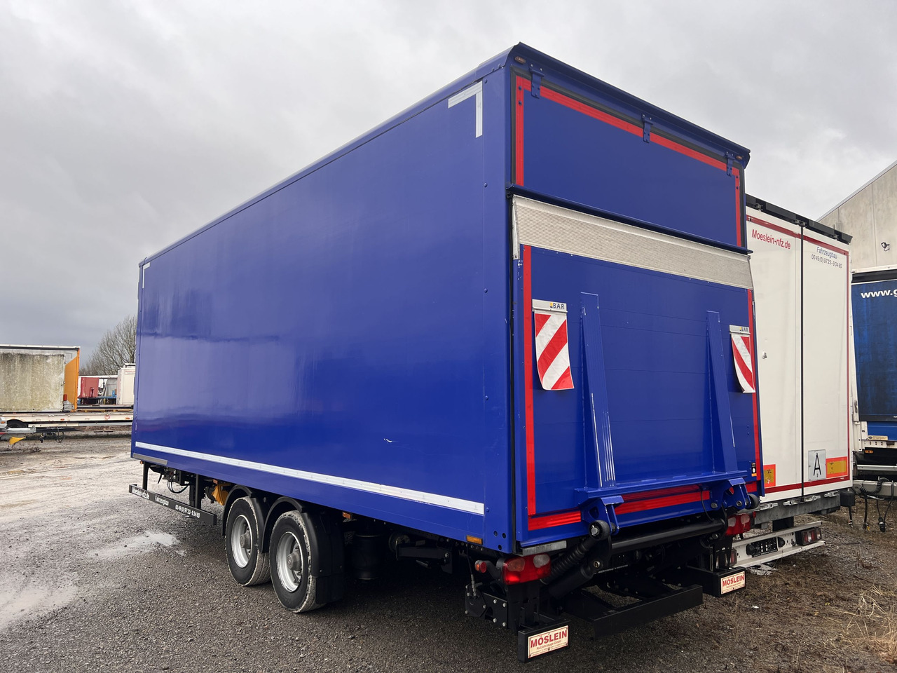 Möslein TKO 105 DL Schwebheim Tandem Koffer, Ladebordwand + Durchladbar, Wenig Benutzt - Furgoonjärelhaagis: pilt 3 Möslein TKO 105 DL Schwebheim Tandem Koffer, Ladebordwand + Durchladbar, Wenig Benutzt - Furgoonjärelhaagis: pilt 3