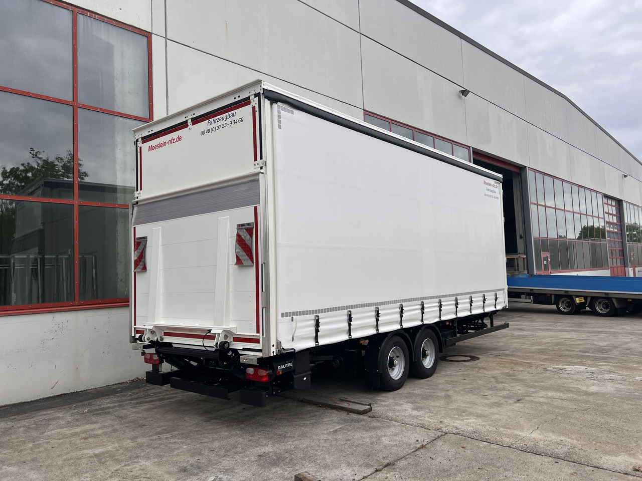 Möslein TPS 105 D-L Planenanhänger, Ladebordwand + Durchladbar neuwertig - Tenthaagis: pilt 2 Möslein TPS 105 D-L Planenanhänger, Ladebordwand + Durchladbar neuwertig - Tenthaagis: pilt 2