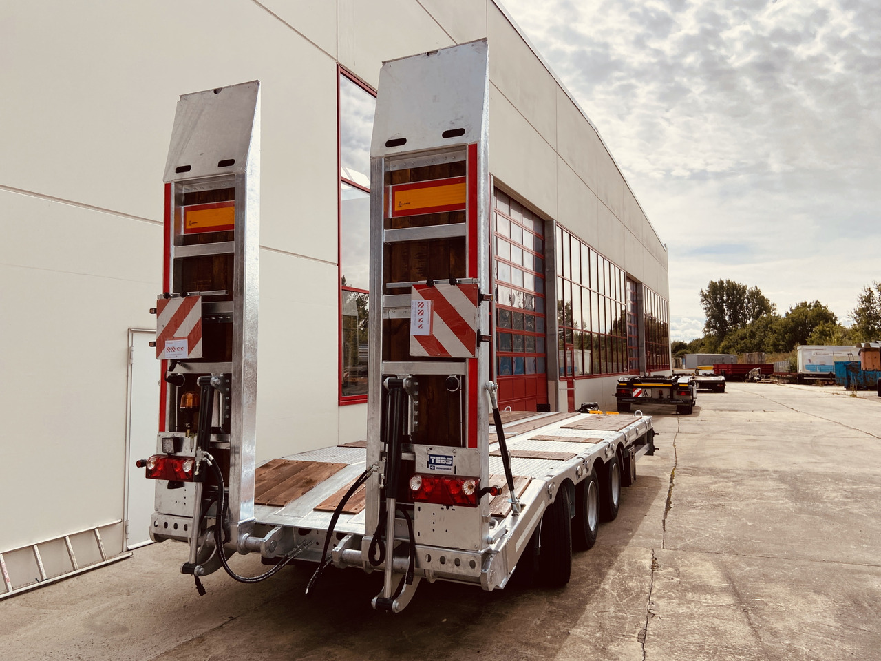 Möslein TT 31 31 t GG Tridem- Tieflader 3 Achs, gelenktNeufahrzeug liising Möslein TT 31 31 t GG Tridem- Tieflader 3 Achs, gelenktNeufahrzeug: pilt 9 Möslein TT 31 31 t GG Tridem- Tieflader 3 Achs, gelenktNeufahrzeug liising Möslein TT 31 31 t GG Tridem- Tieflader 3 Achs, gelenktNeufahrzeug: pilt 9