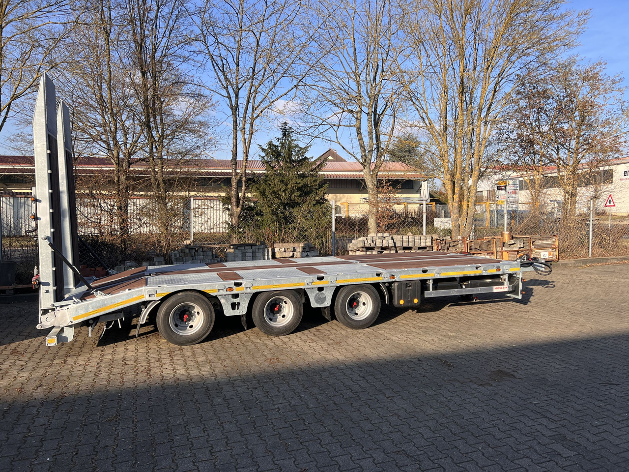 Uus Madal platvorm järelhaagis transporditavad ained rasketehnika Möslein TT 34 Zugrohr Gerade  34 t GG Tridem- Tieflader 3 Achs, gelenktNeufahrzeug: pilt 7