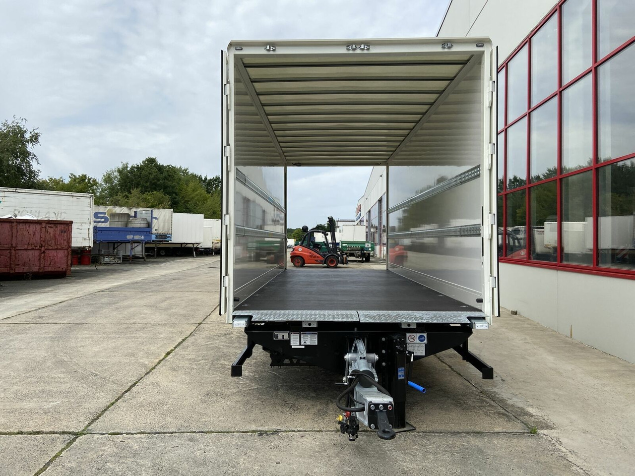 Möslein Tandem- Koffer, Durchladbar, -- Neufahrzeug -- - Furgoonjärelhaagis: pilt 2 Möslein Tandem- Koffer, Durchladbar, -- Neufahrzeug -- - Furgoonjärelhaagis: pilt 2