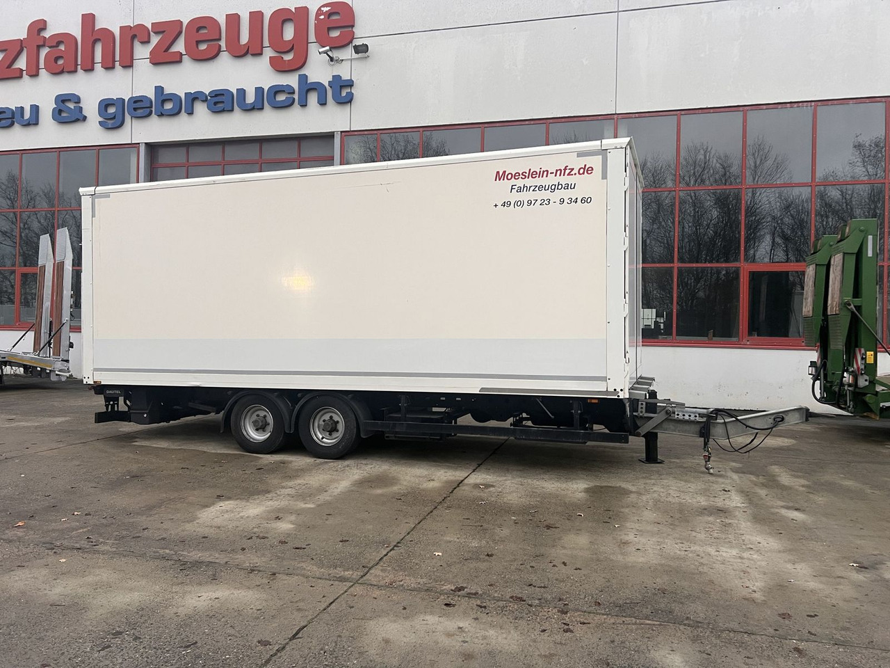 Möslein Tandem Koffer mit Ladebordwand 1,5 t + Durchlad - Furgoonjärelhaagis: pilt 5 Möslein Tandem Koffer mit Ladebordwand 1,5 t + Durchlad - Furgoonjärelhaagis: pilt 5