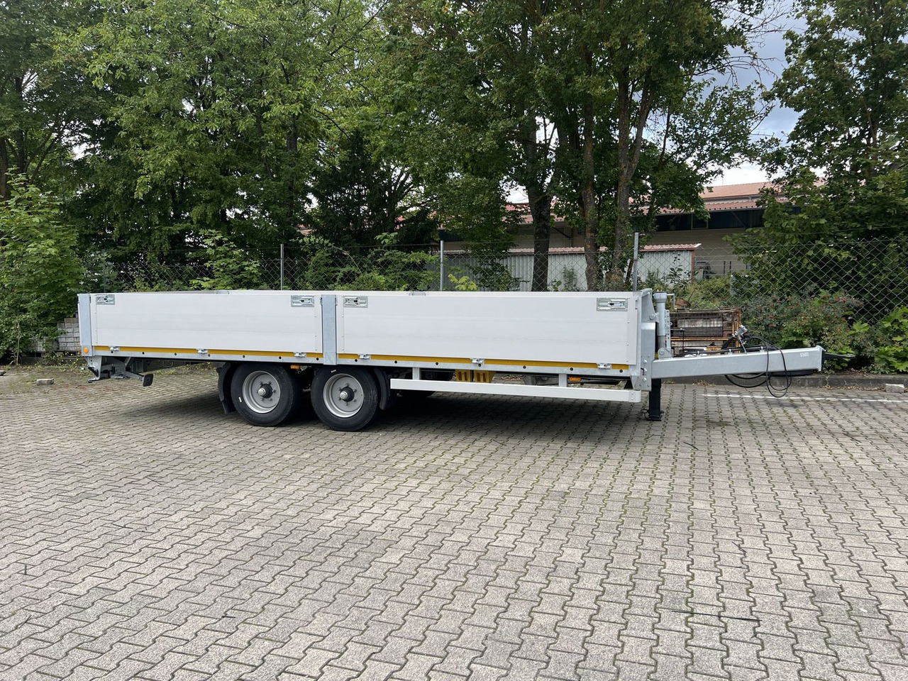 Möslein Tandem Pritsche- Tieflader mit Rungentaschen - Platvormhaagis/ Madelhaagis: pilt 3 Möslein Tandem Pritsche- Tieflader mit Rungentaschen - Platvormhaagis/ Madelhaagis: pilt 3