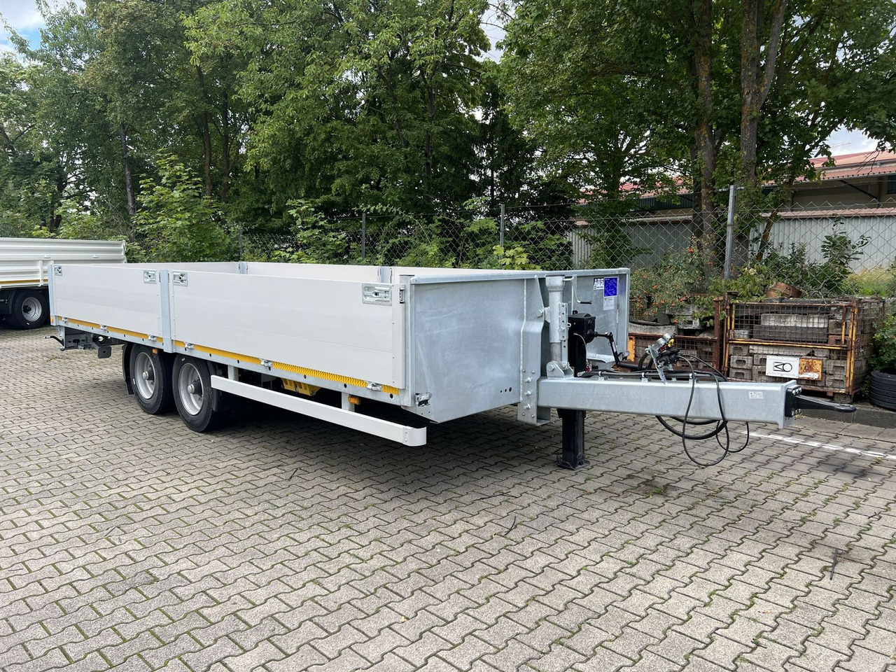 Möslein Tandem Pritsche- Tieflader mit Rungentaschen - Platvormhaagis/ Madelhaagis: pilt 2 Möslein Tandem Pritsche- Tieflader mit Rungentaschen - Platvormhaagis/ Madelhaagis: pilt 2