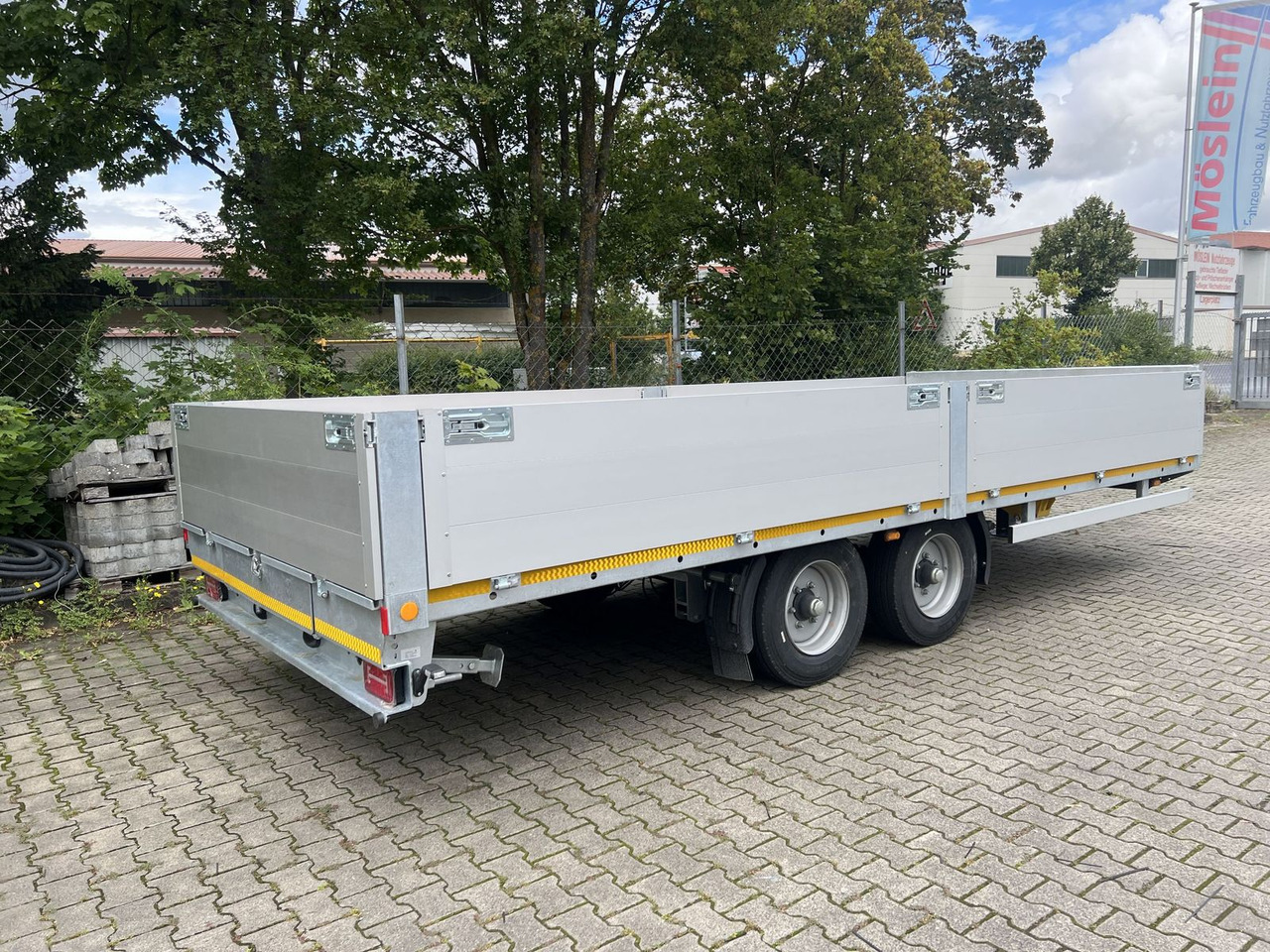Möslein Tandem Pritsche- Tieflader mit Rungentaschen - Platvormhaagis/ Madelhaagis: pilt 5 Möslein Tandem Pritsche- Tieflader mit Rungentaschen - Platvormhaagis/ Madelhaagis: pilt 5