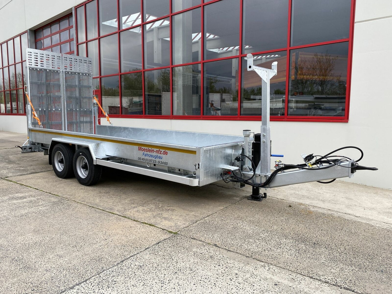 Möslein Tieflader für Fräsen breiten hydraulischen Ramp - Madal platvorm järelhaagis: pilt 4 Möslein Tieflader für Fräsen breiten hydraulischen Ramp - Madal platvorm järelhaagis: pilt 4