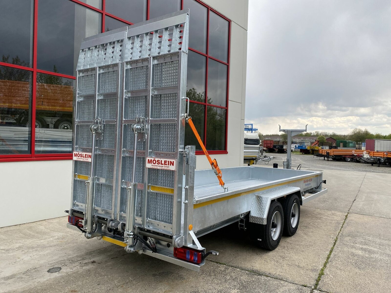 Möslein Tieflader für Fräsen breiten hydraulischen Ramp - Madal platvorm järelhaagis: pilt 5 Möslein Tieflader für Fräsen breiten hydraulischen Ramp - Madal platvorm järelhaagis: pilt 5