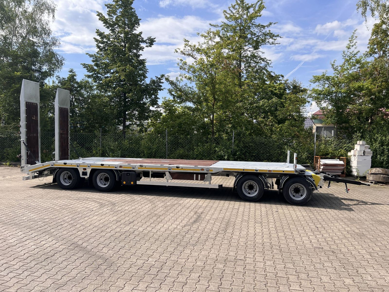 Möslein neuer 4 Achs Tieflader gerade hydraulischen Ram - Madal platvorm järelhaagis: pilt 1 Möslein neuer 4 Achs Tieflader gerade hydraulischen Ram - Madal platvorm järelhaagis: pilt 1