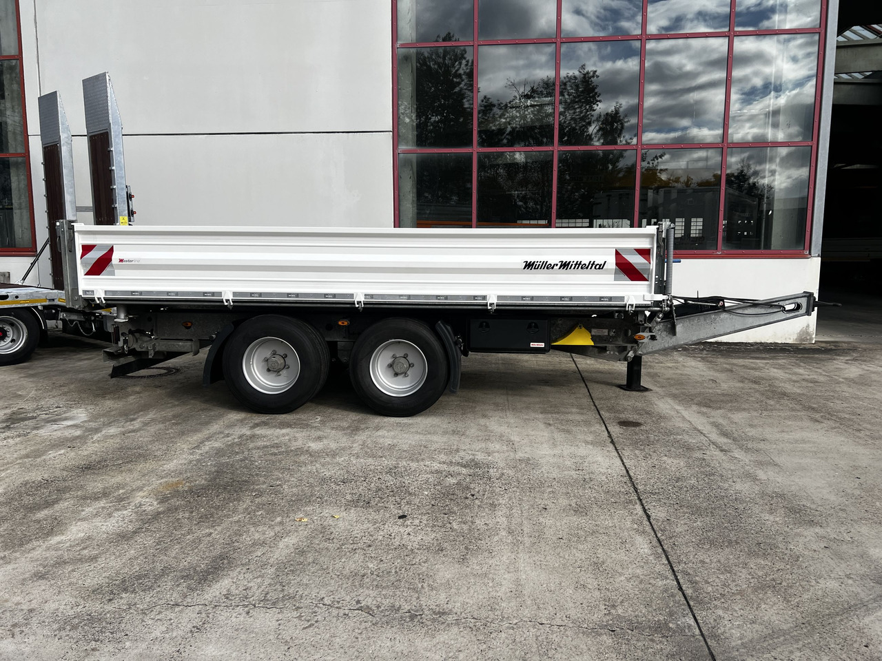 Müller Mitteltal TA-2 14,4 t Tandemkipper- Tieflader Breitbereifung NEUWERTIG - Kalluri järelhaagis: pilt 2 Müller Mitteltal TA-2 14,4 t Tandemkipper- Tieflader Breitbereifung NEUWERTIG - Kalluri järelhaagis: pilt 2