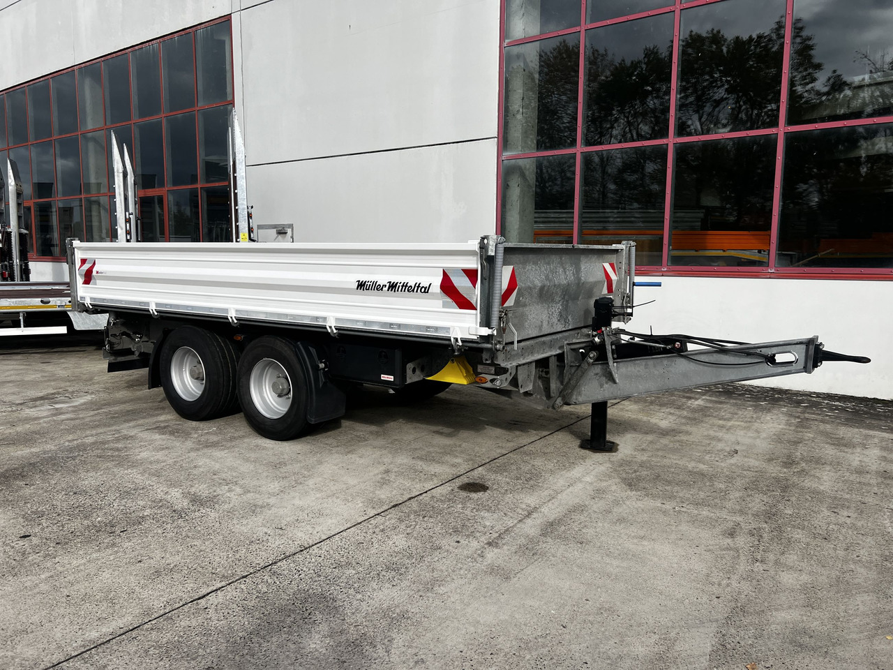 Müller Mitteltal TA-2 14,4 t Tandemkipper- Tieflader Breitbereifung NEUWERTIG - Kalluri järelhaagis: pilt 1 Müller Mitteltal TA-2 14,4 t Tandemkipper- Tieflader Breitbereifung NEUWERTIG - Kalluri järelhaagis: pilt 1