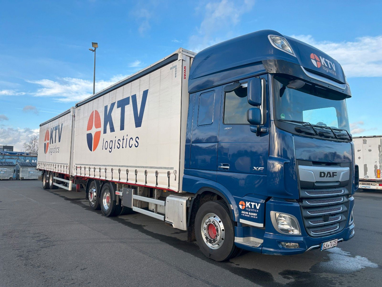 DAF SSC XF 480 Jumbo + Anh Wecon Staplerhalterung - Tent veoauto, Tenthaagis: pilt 2 DAF SSC XF 480 Jumbo + Anh Wecon Staplerhalterung - Tent veoauto, Tenthaagis: pilt 2