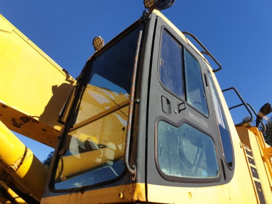 Kabiin ja interjöör - Ehitusmasinad KOMATSU PC600 (CABINA): pilt 1