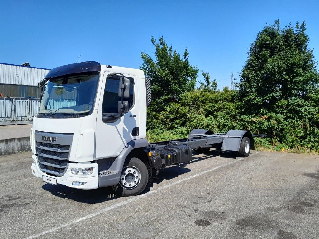 DAF FA XB 260 12t - Kabiinišassiiga veoauto: pilt 1 DAF FA XB 260 12t - Kabiinišassiiga veoauto: pilt 1