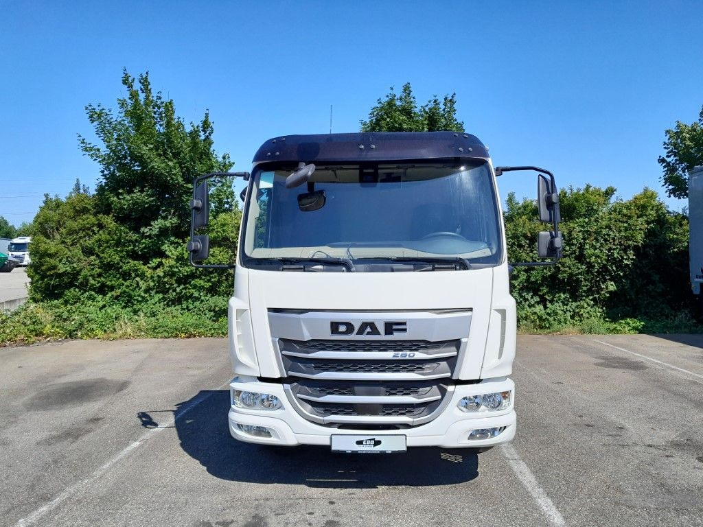 DAF FA XB 260 12t reparierter Wasserschaden - Kabiinišassiiga veoauto: pilt 2 DAF FA XB 260 12t reparierter Wasserschaden - Kabiinišassiiga veoauto: pilt 2